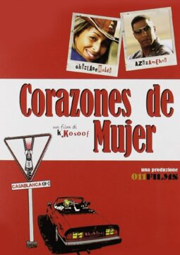 Cartel de la película "Corazones de Mujer". Muestra dos fotos tipo retrato de los protagonistas, una mujer sonriente y un hombre con gafas oscuras. Abajo, un dibujo de un coche rojo con una señal de tráfico