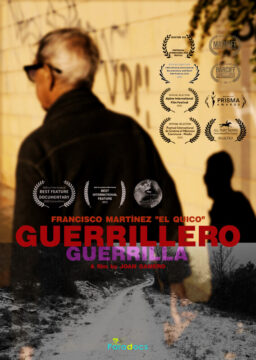 Póster de Guerrillero en el que aparece un hombre canoso de espaldas. En la parte inferior, hay un camino nevado en el campo.