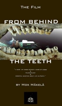 Cartel de la película From Behind the Teeth con una mandíbula abierta que enmarca un paisaje surrealista en su interior y el nombre del director Mox Mäkelä.